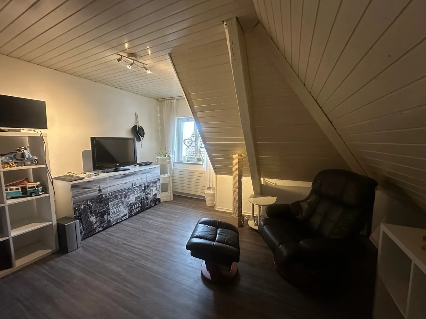 Semi-detached house for sale - Photo 8 of 12