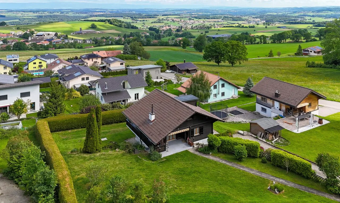 Chalet di charme con vista panoramica e potenziale di ampliamento - Foto 4 di 13