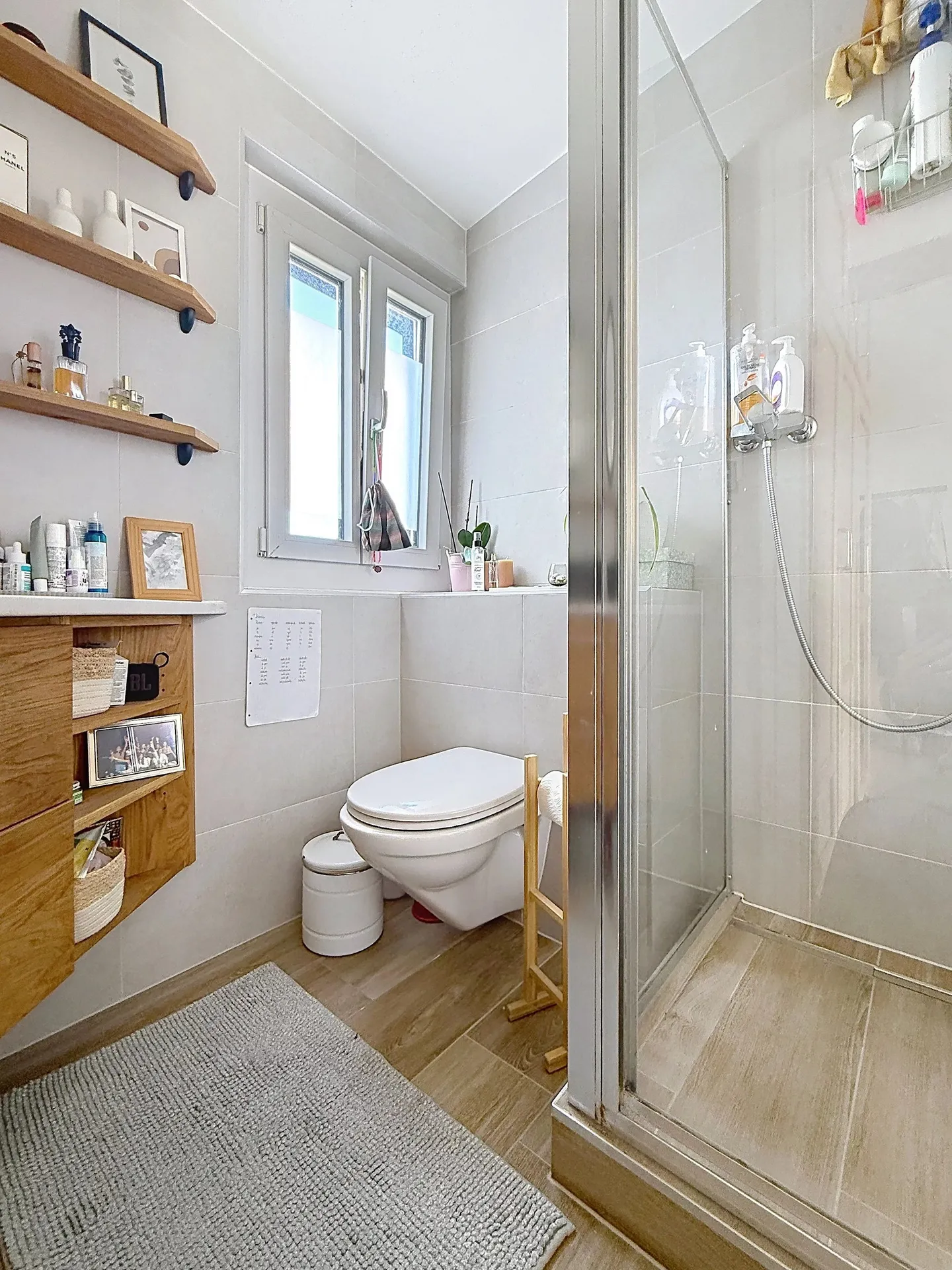 Spacious Apartment with Garden - Photo 5 of 7