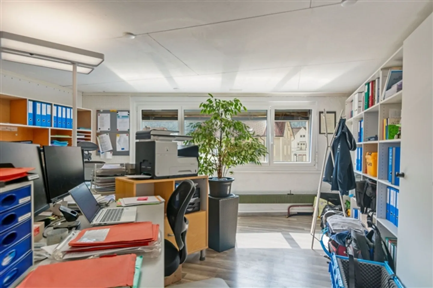 Spazio Commerciale a St-Imier - Foto 2 di 9