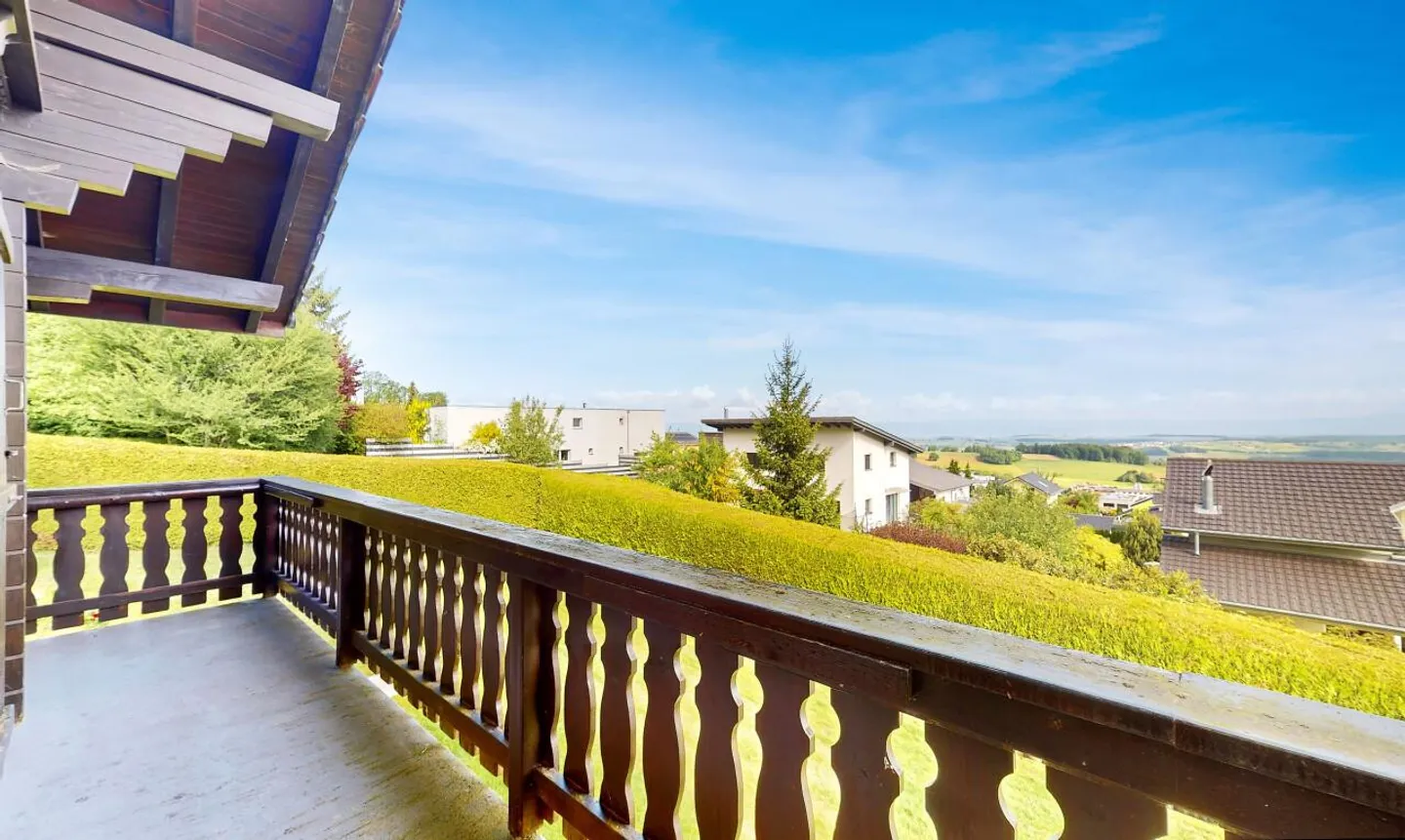 Chalet di charme con vista panoramica e potenziale di ampliamento - Foto 10 di 13