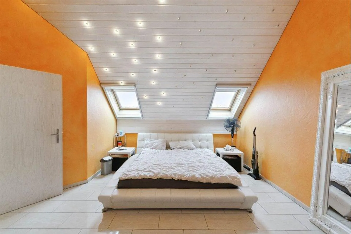 6-Room Maisonette Apartment in a Quiet Location with Pool and Tennis Court - Photo 7 of 8