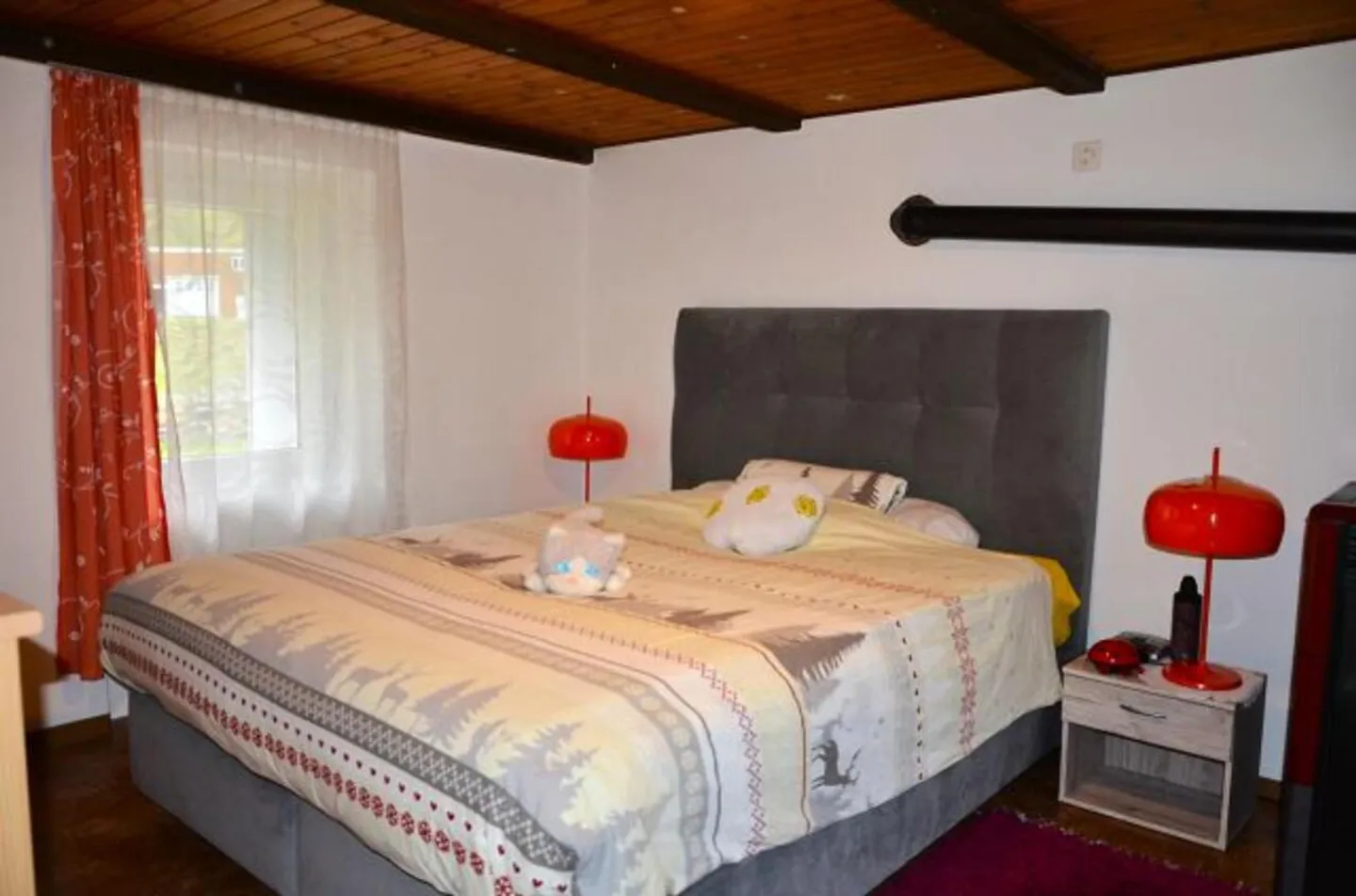 Maison individuelle de 6 1/2 pièces avec grand terrain dans un emplacement très calme et ensoleillé / Belle maison de 6,5 pièces avec grand terrain - Photo 12 sur 13