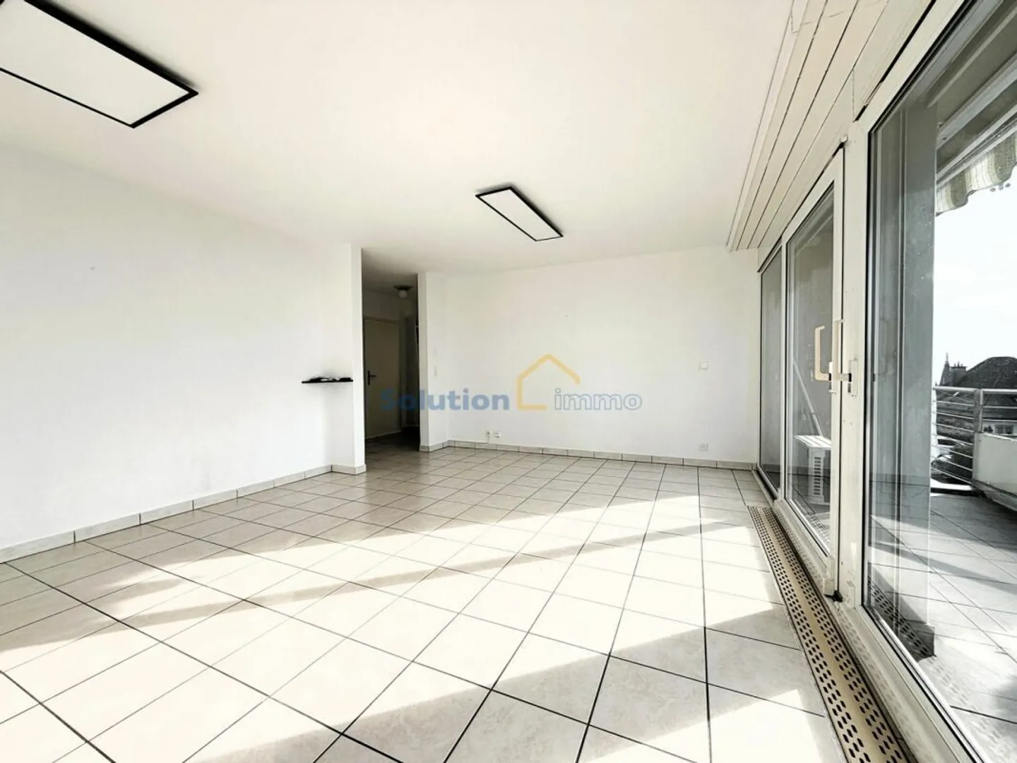 Geräumige 2,5 Zimmer, ruhige Lage - Foto 4 von 15