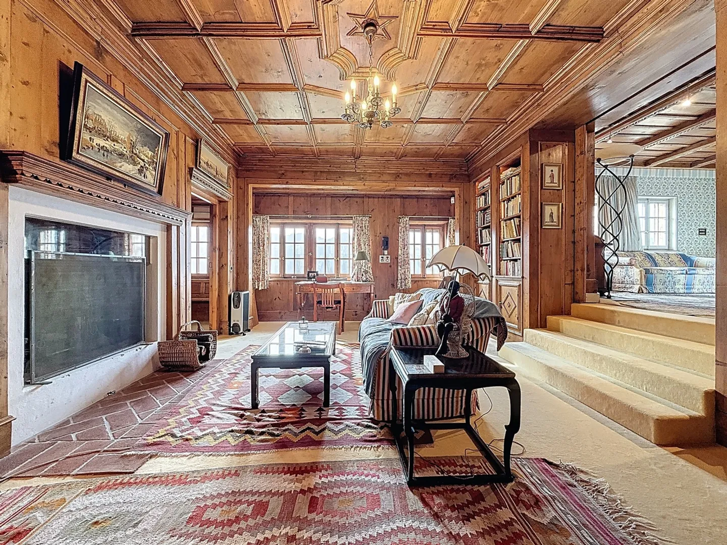 Rare item - Luxury chalet with stunning valley views - Photo 10 of 13