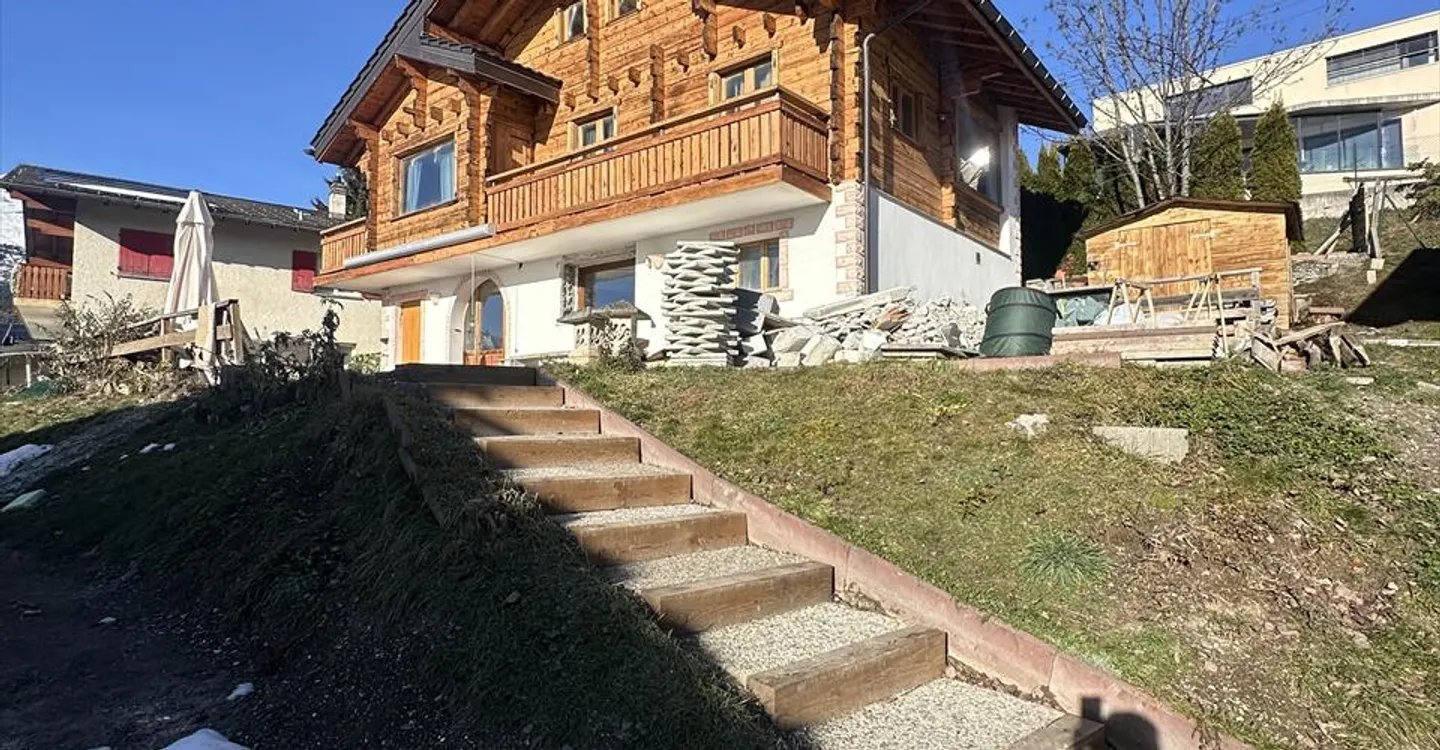 Chalet 4,5 Zimmer - Foto 1 von 4