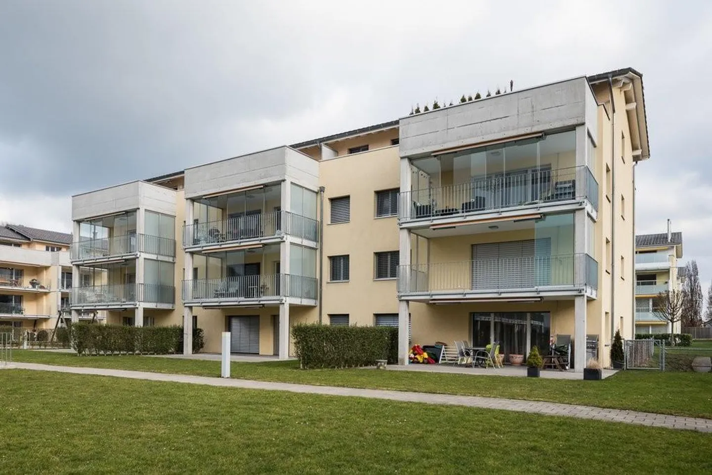 Il perfetto appartamento di 4,5 stanze in una posizione tranquilla - Foto 1 di 8