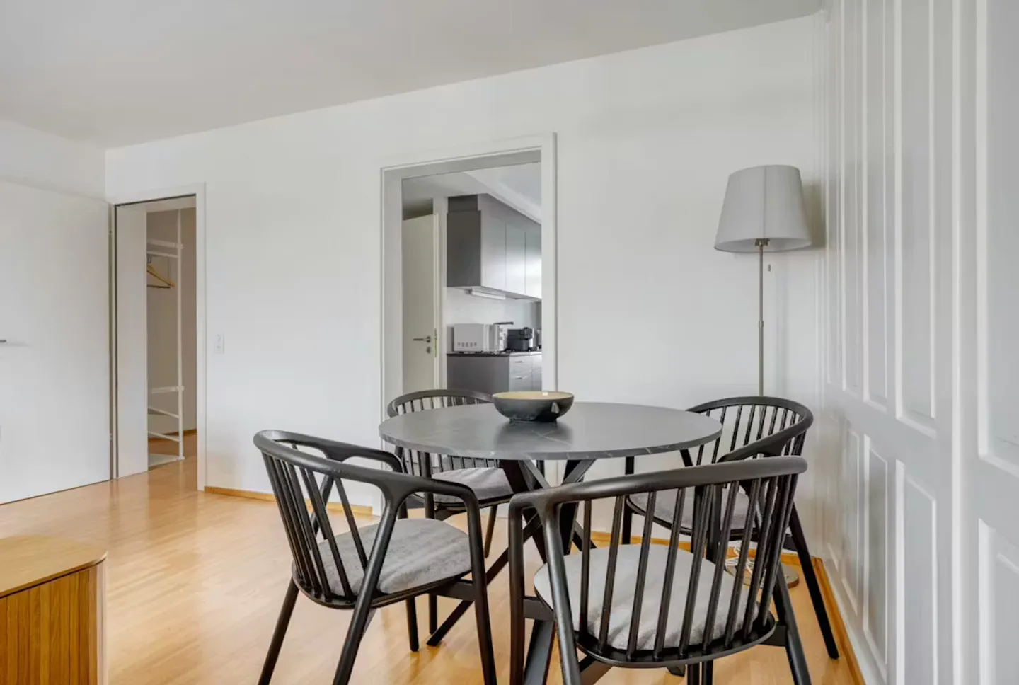 Charming Zurich Apartment - Photo 5 of 10