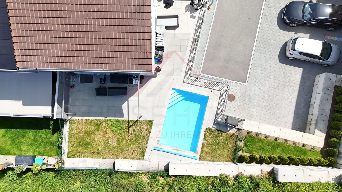 Vivre comme en vacances - Maison de ville moderne de 5,5 pièces avec piscine - Photo 1 sur 21