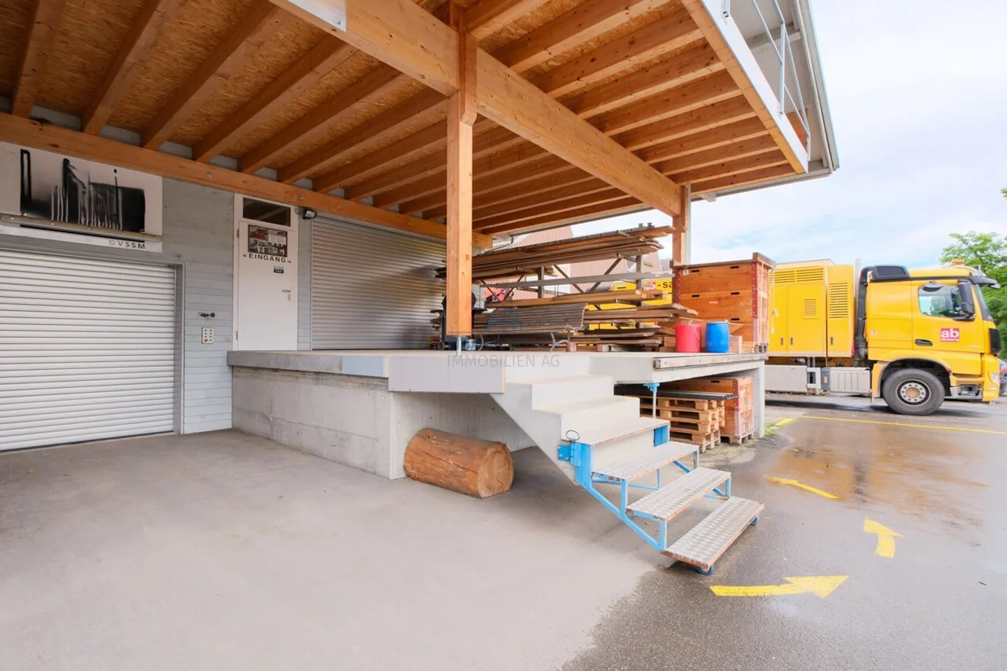 Immeuble mixte à vendre - Photo 2 sur 13