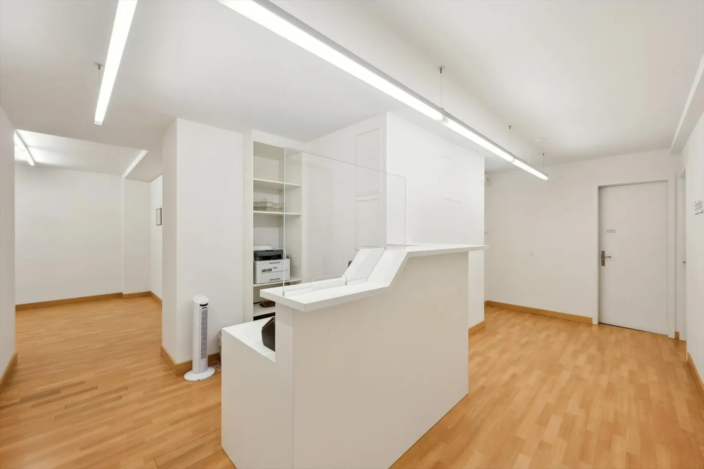 Bureau/pratique lumineux et agréable entre Bankverein et Aeschenplatz - Photo 2 sur 11