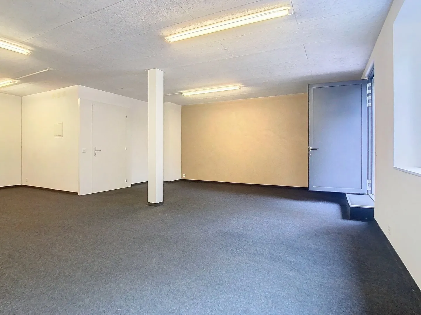 Commercial Spaces in Estavayer-le-Lac - Photo 2 of 10