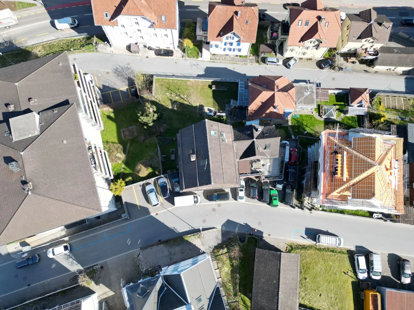 Ancien immeuble multifamilial avec atelier dans un emplacement privilégié - Photo 4 sur 4