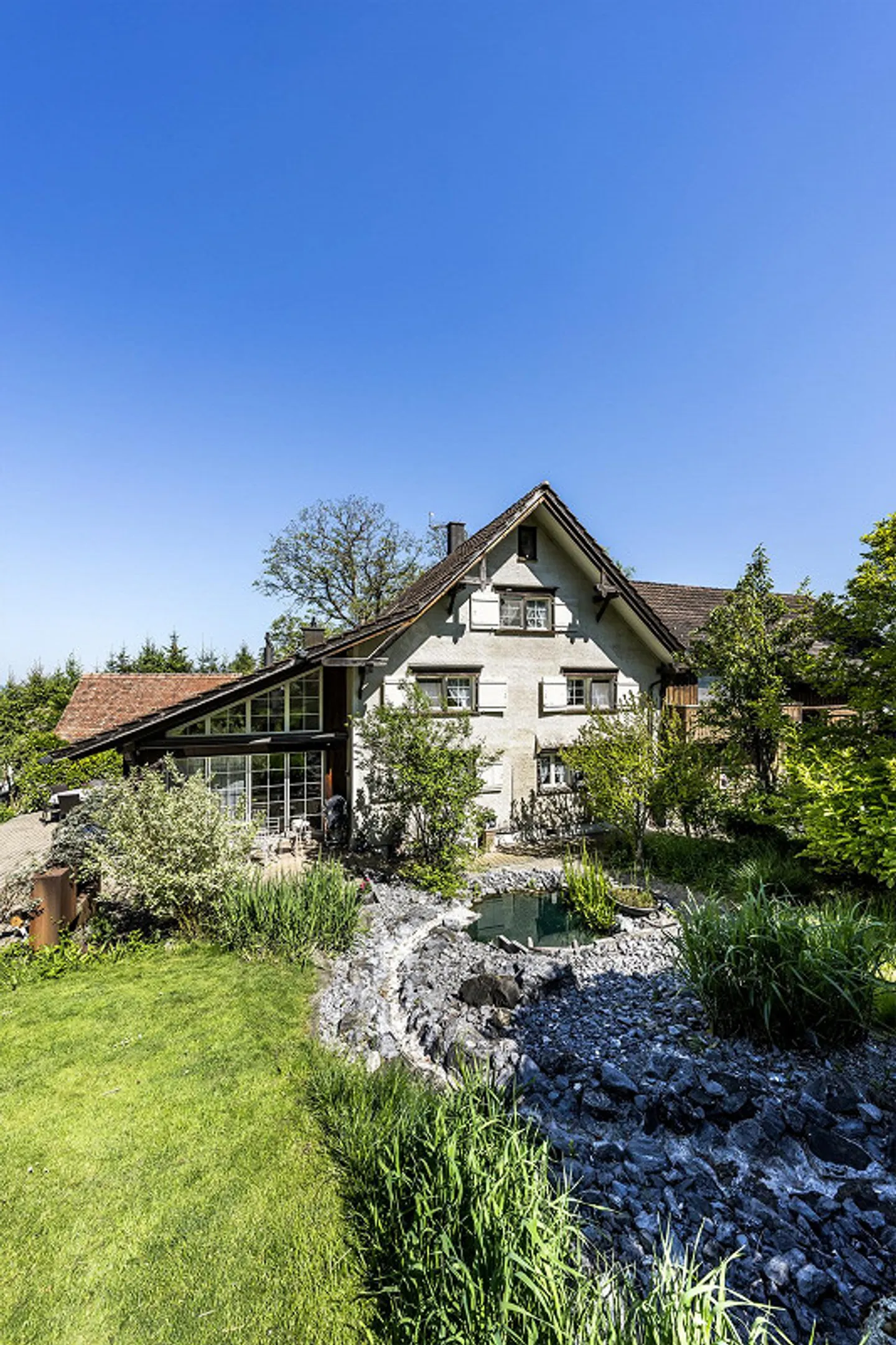 Einfamilienhaus mit Reitstall - Foto 2 von 3