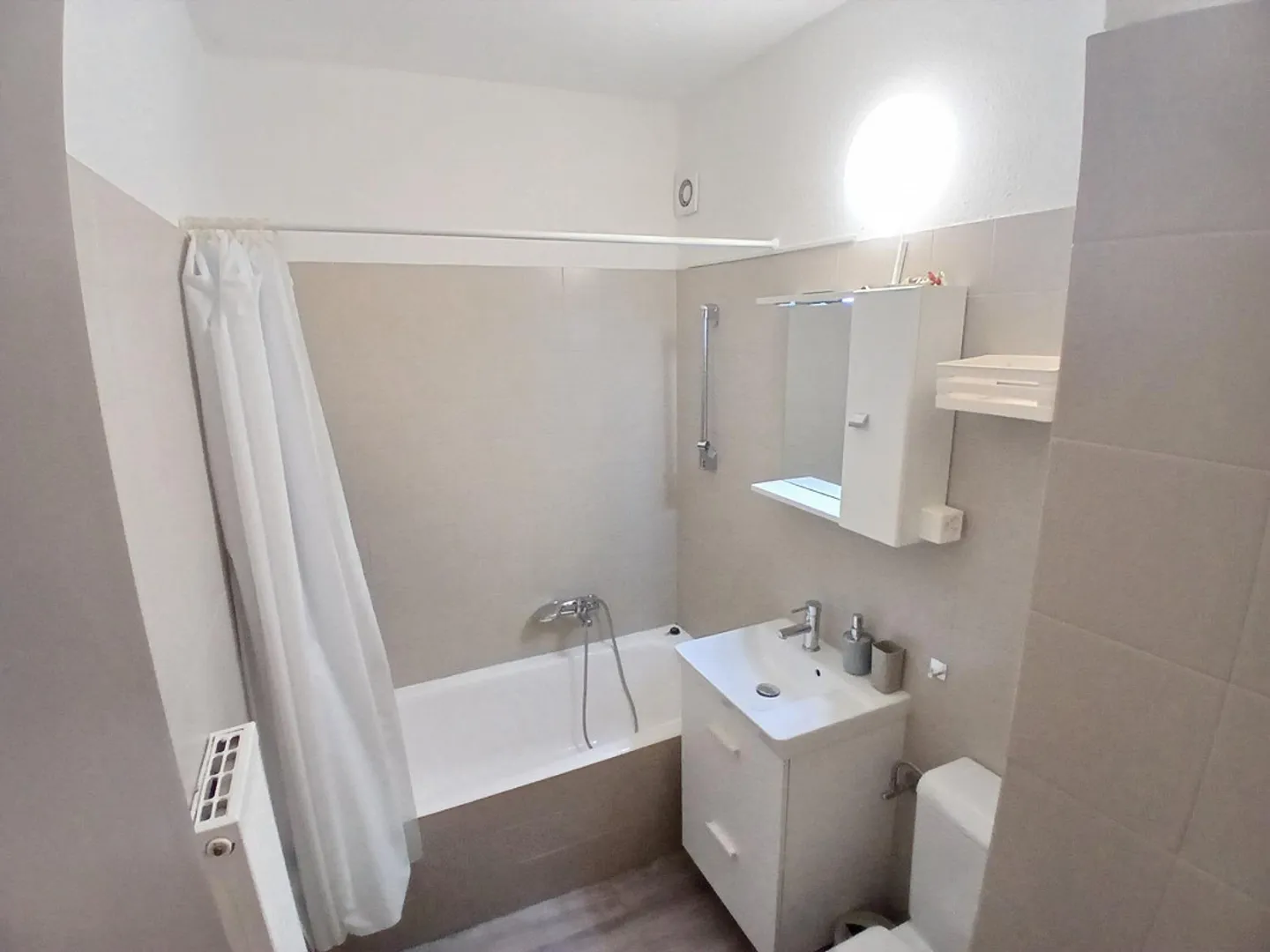 RENOVIERTES STUDIO IM ZENTRALEN BEREICH VON LUGANO-VIGANELLO - Foto 6 von 7