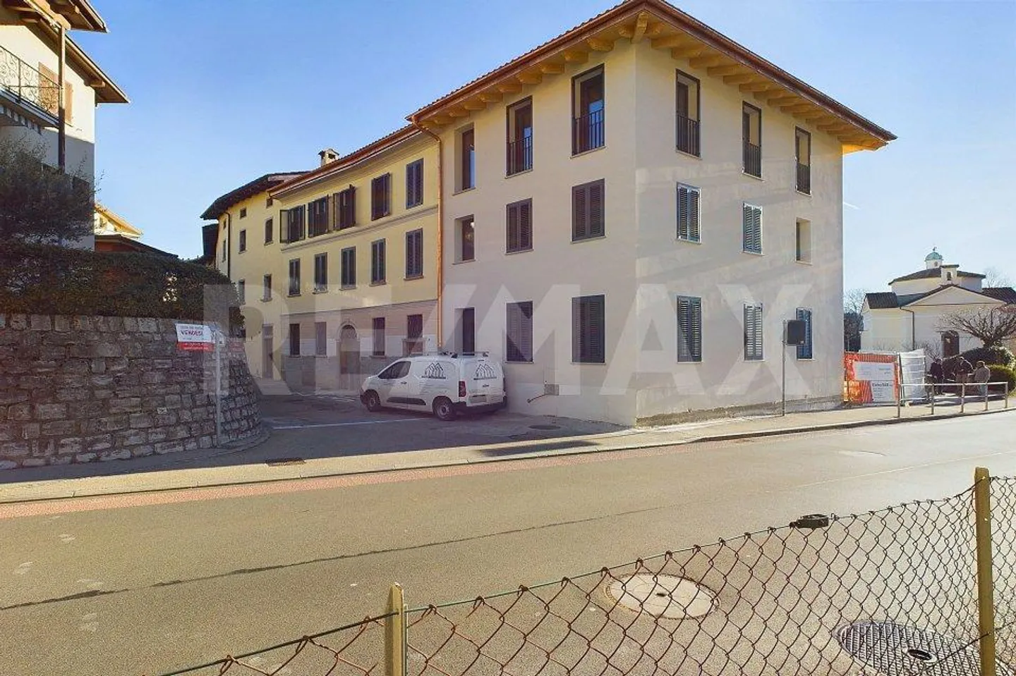 Appartamenti ristrutturati e pronti per essere abitati nel centro del villaggio di Pura - Foto 8 di 13