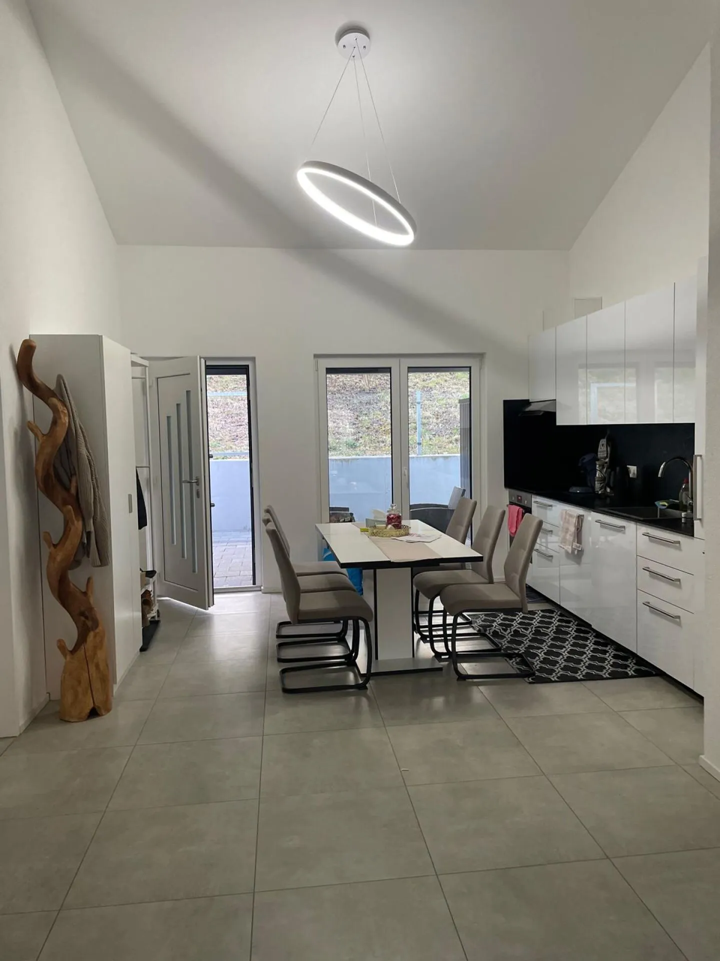 Modernes Wohnen mit toller Aussicht an zentraler Lage - Foto 4 von 11