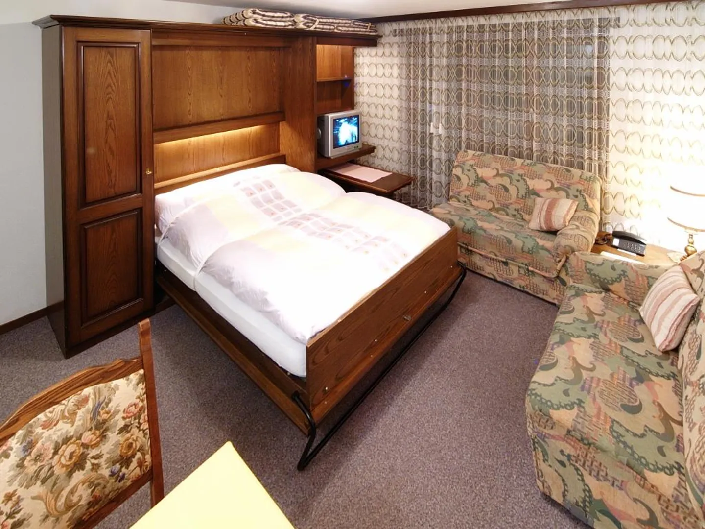 From May 1, 2026 - only in annual rent - Photo 8 of 30