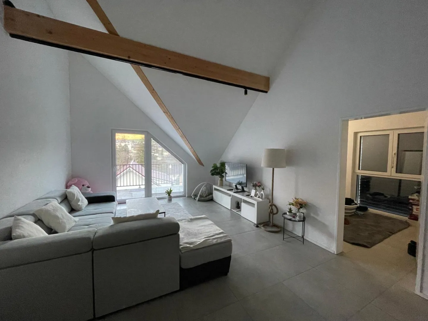 Modernes Wohnen mit toller Aussicht an zentraler Lage - Foto 1 von 11