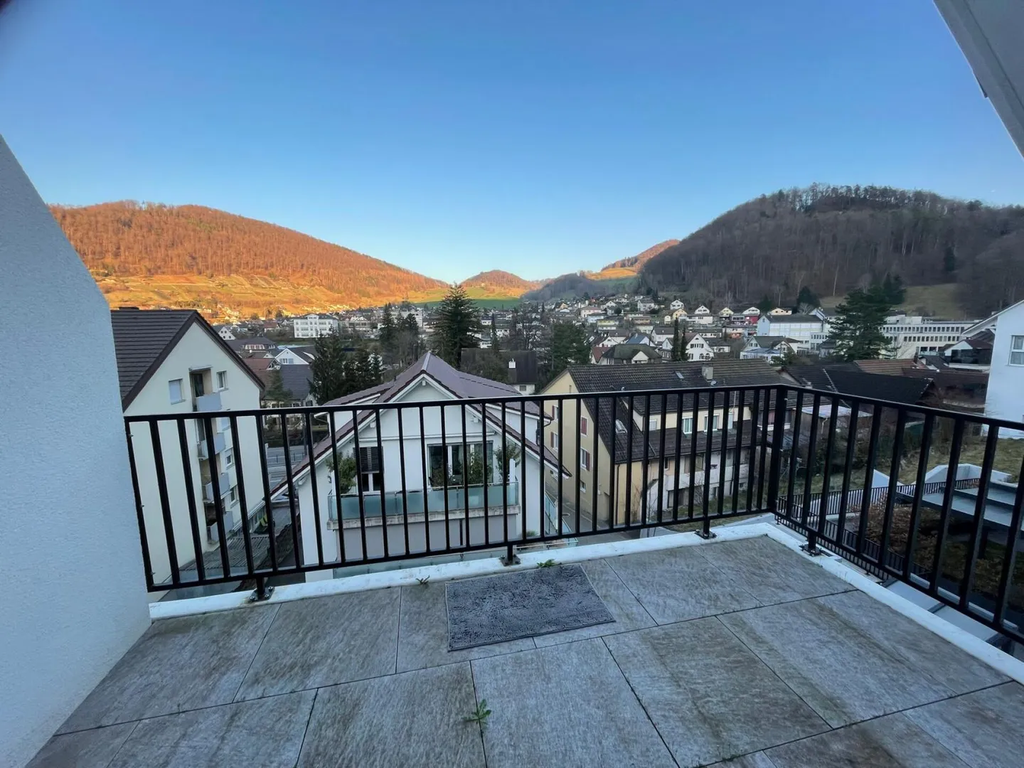 Modernes Wohnen mit toller Aussicht an zentraler Lage - Foto 9 von 11