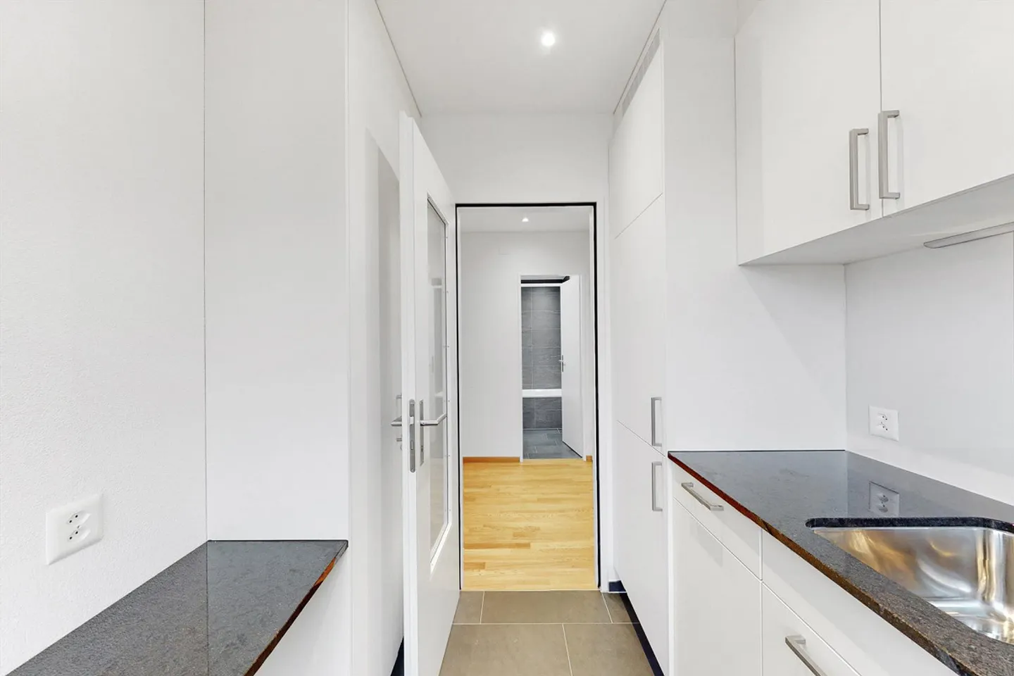 Apartment near the center - Photo 3 of 6