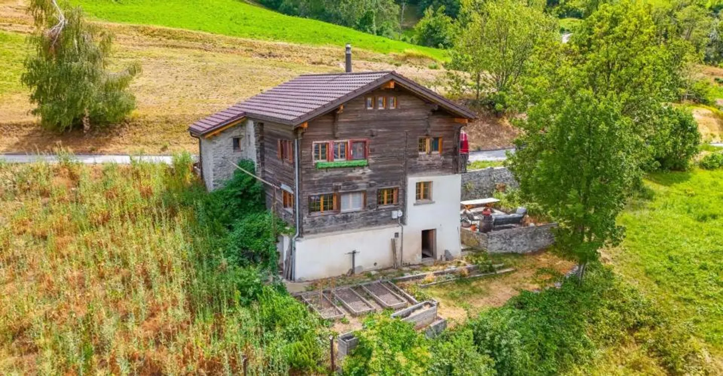5.5 Room House - Photo 4 of 11