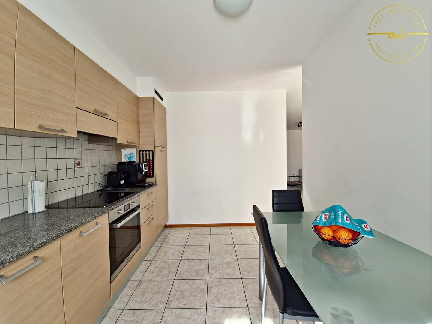 SPACIOUS AND BRIGHT 4.5-ROOM APARTMENT WITH BALCONY - Photo 7 of 10