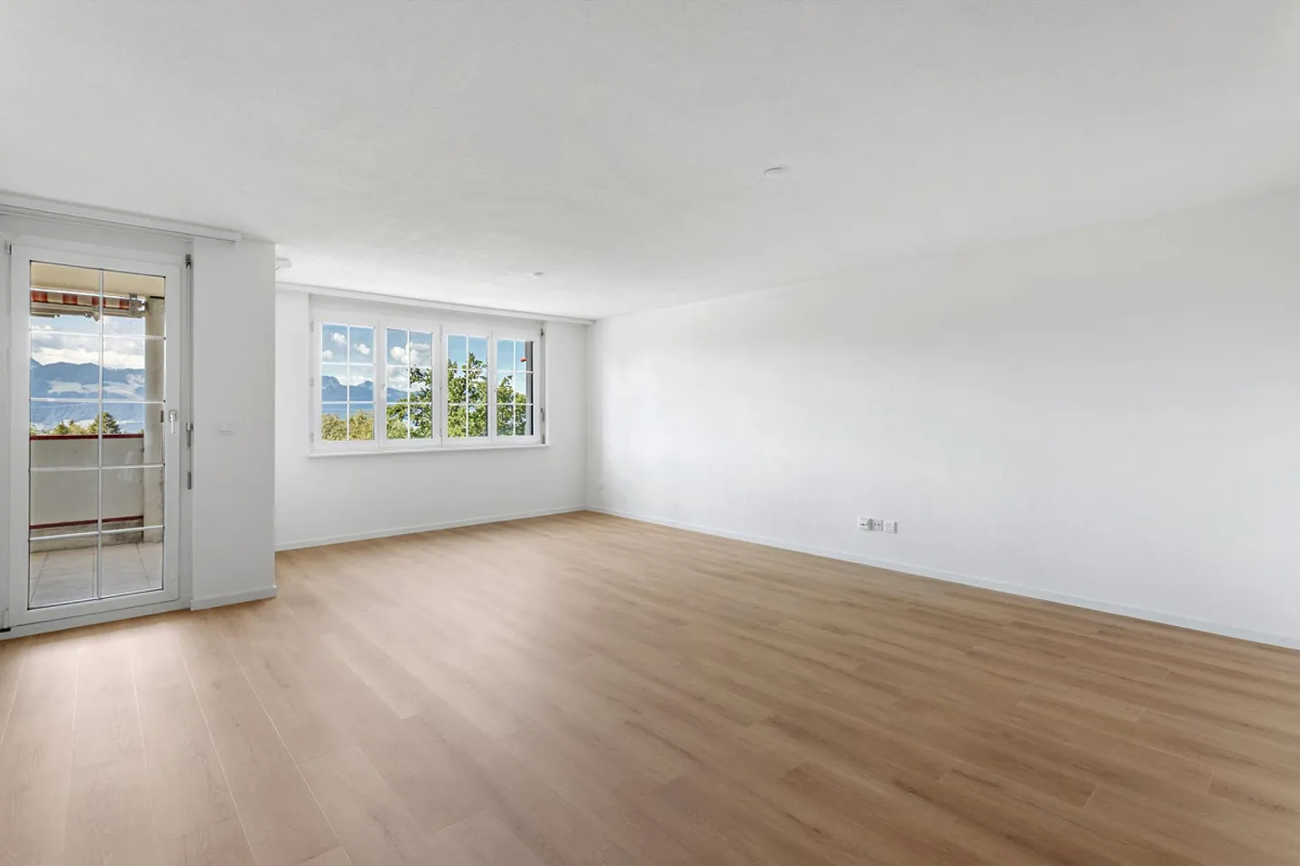 4.5-Zimmer mit TOP Aussicht und seitlicher Seesicht - Photo 1 of 23