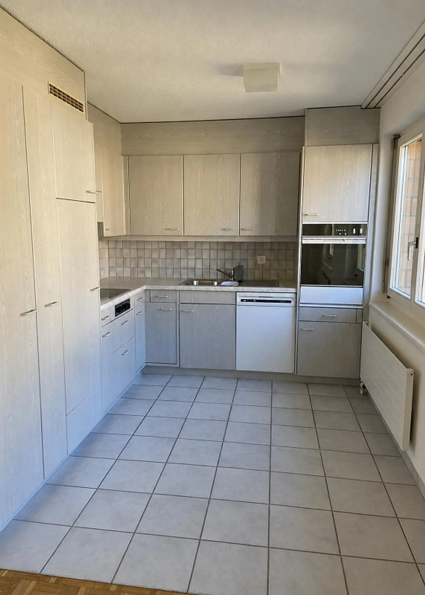 Appartement lumineux et accueillant dans un emplacement idéal - Photo 3 sur 12