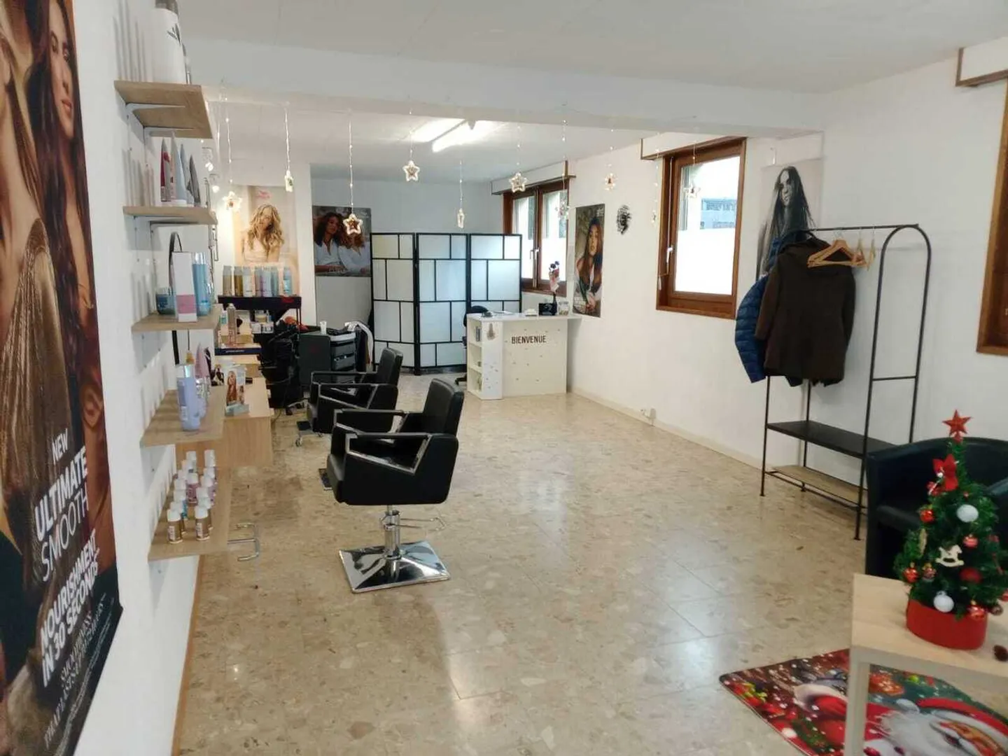 Arcade commerciale / Salon de coiffure au cœur de St-Maurice - Photo 3 sur 8