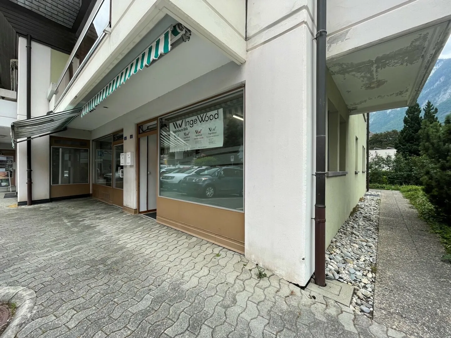 Arcade commerciale / Salon de coiffure au cœur de St-Maurice - Photo 7 sur 8