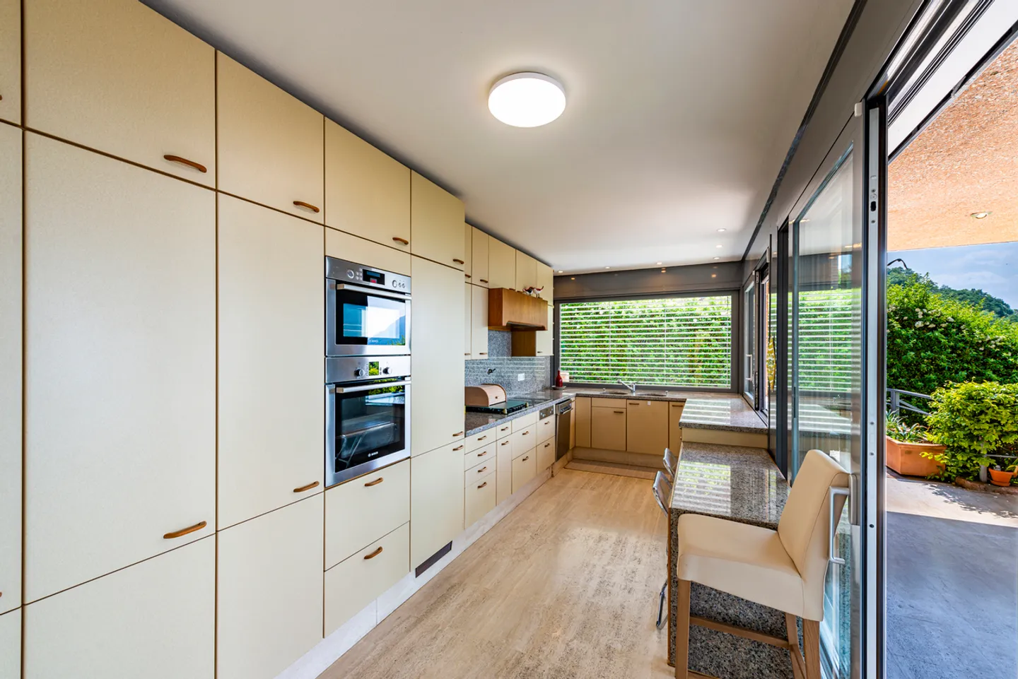 Modern House with Beautiful Lake View - Photo 15 of 19