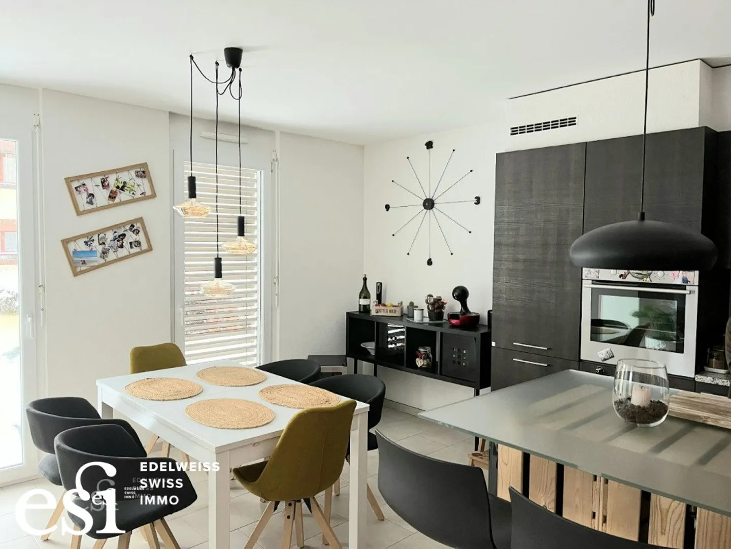 Charmante 4.5 Zimmer im 2. Stock - Foto 1 von 9