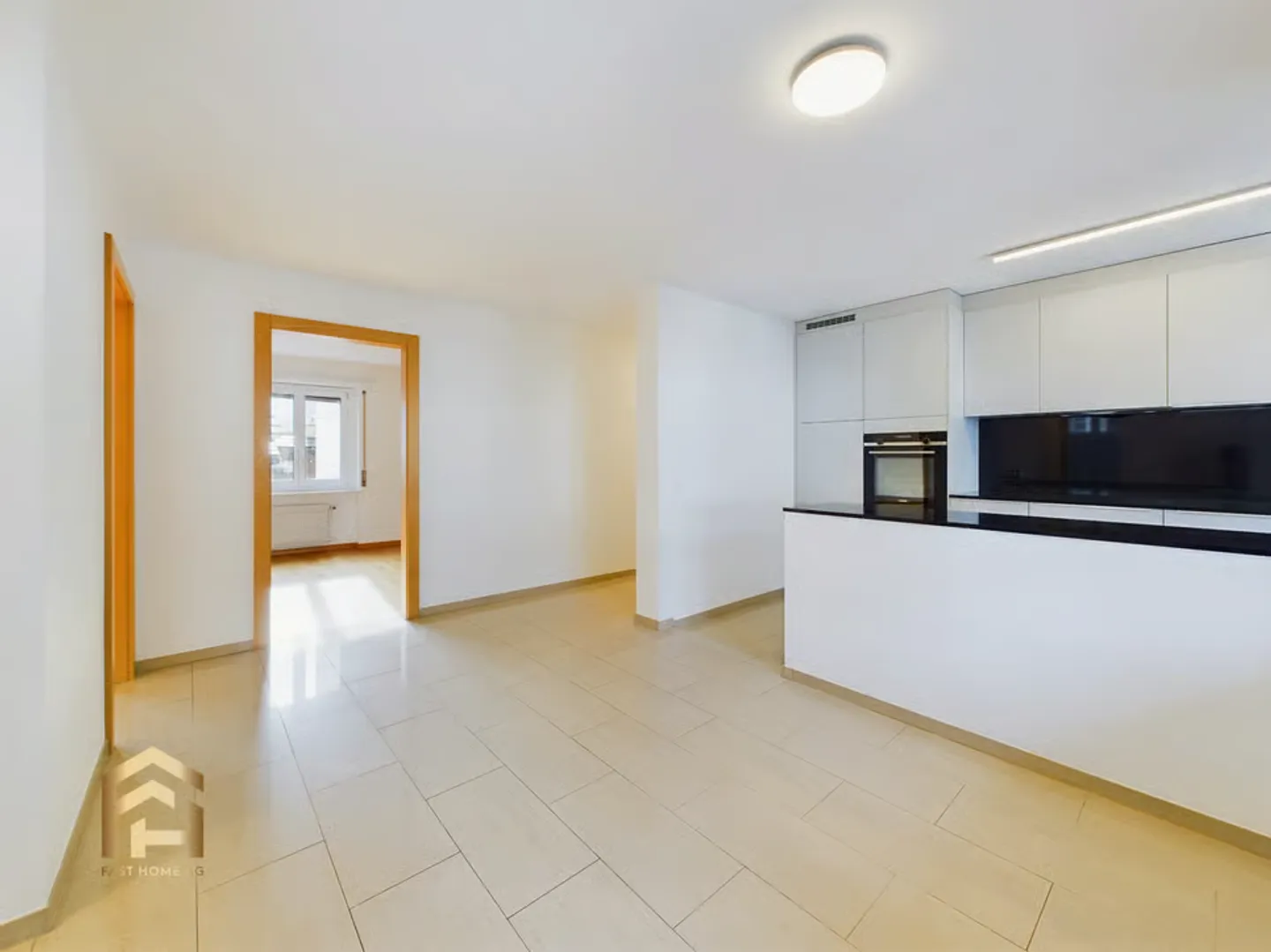 Interesting 4.5 room apartment in the heart of Naters - Photo 3 of 12