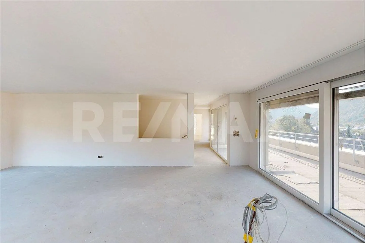 Penthouse for sale - Photo 2 of 12