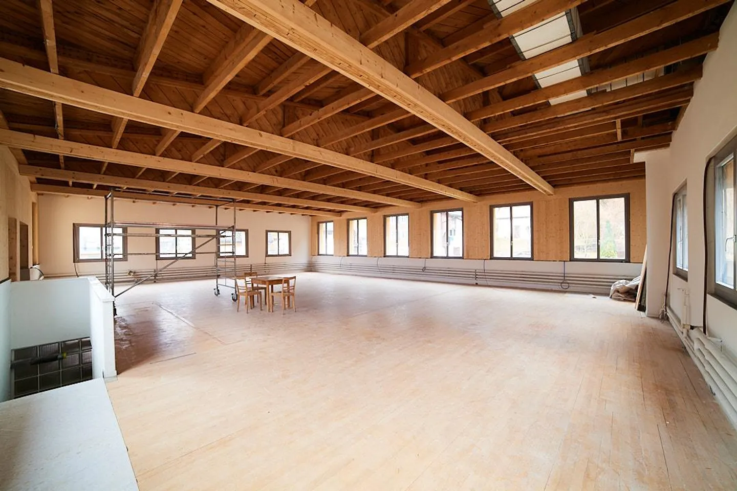 Ampio ufficio e immobile commerciale in affitto - Foto 2 di 6