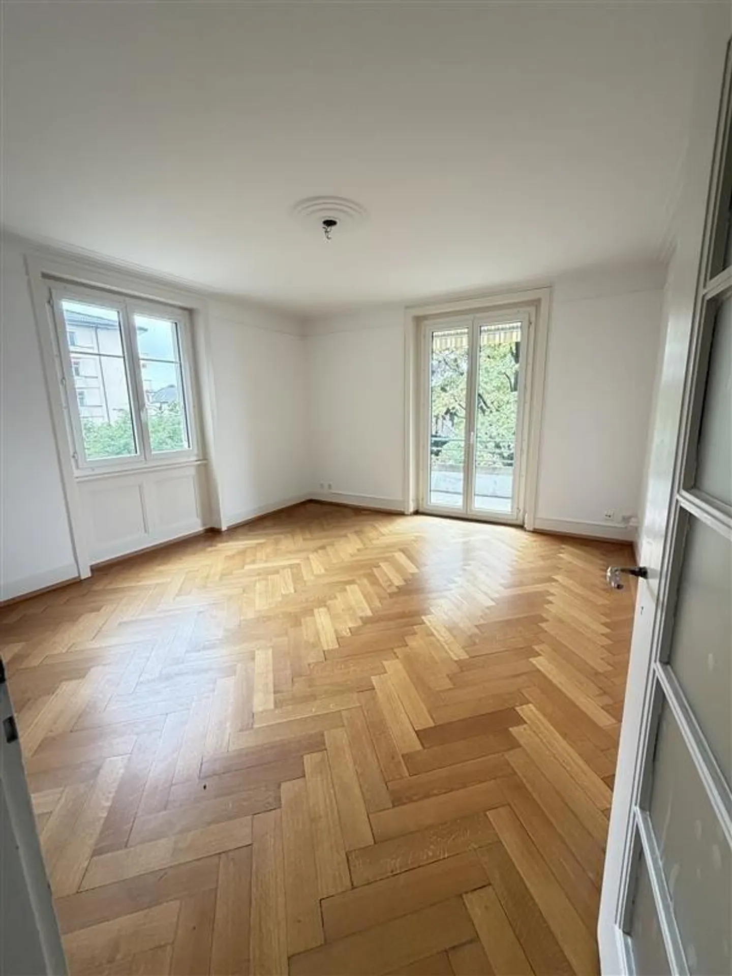Nice apartment well located - Photo 2 of 4