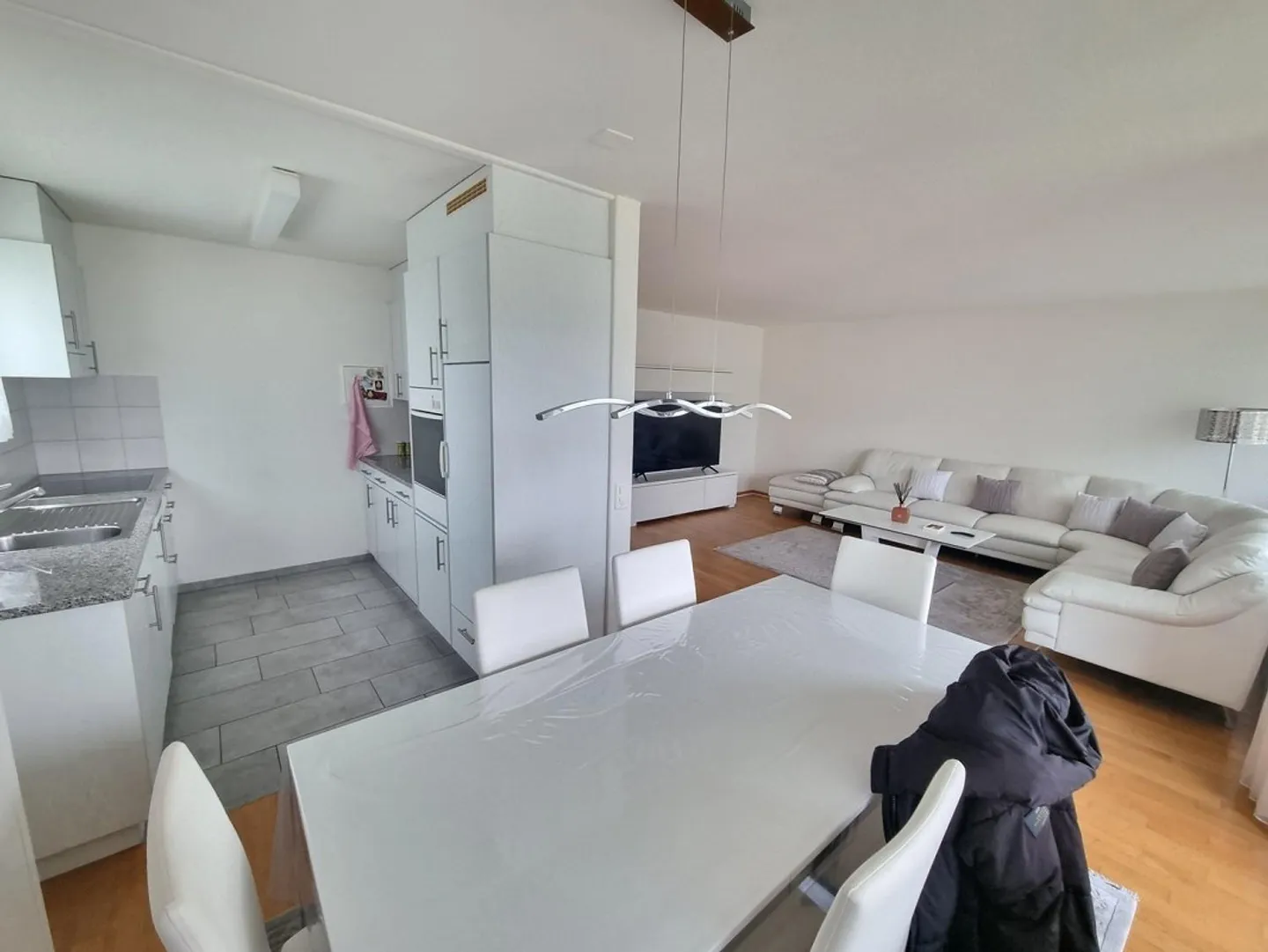 Tanto spazio a un prezzo basso con un ambiente verde - Foto 5 di 13