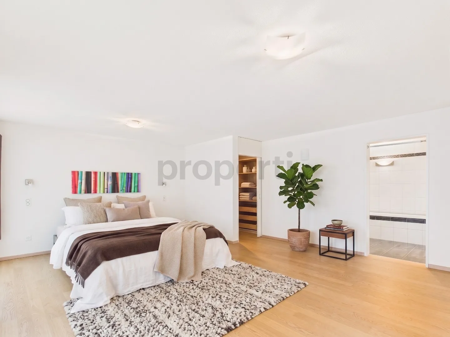 Geräumige Wohnung mit sonnigem Balkon - Foto 2 von 11