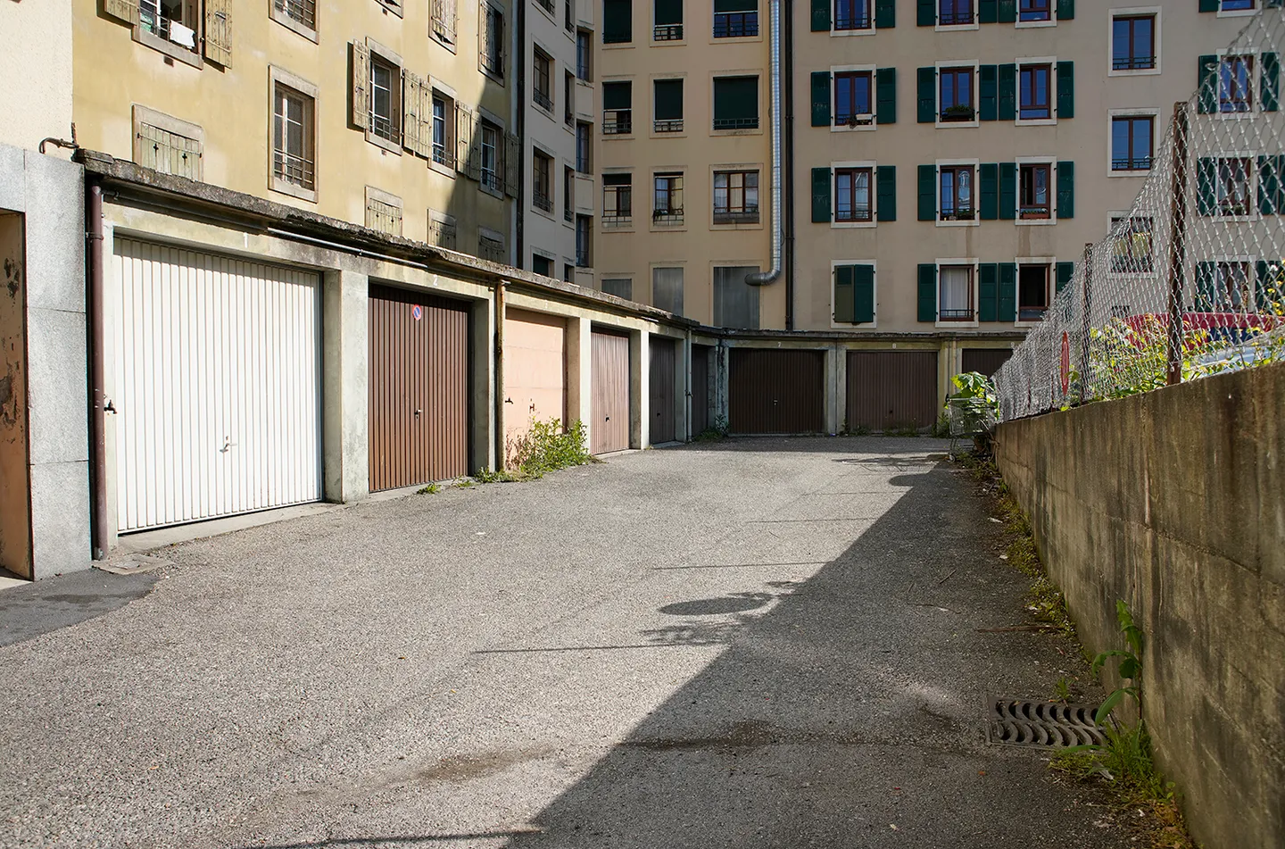 Place de Parking Extérieur à Servette - Photo 2 sur 2
