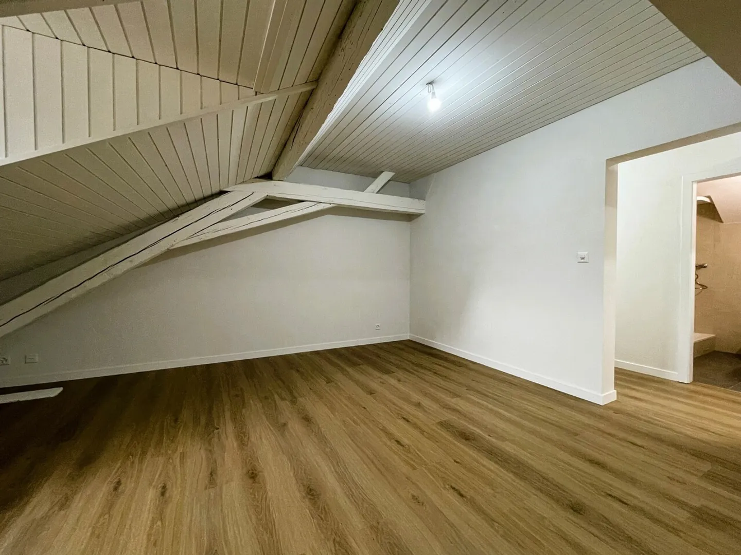 Appartement charmant de 3,5 pièces, à 2 pas du centre-ville - Photo 4 sur 8