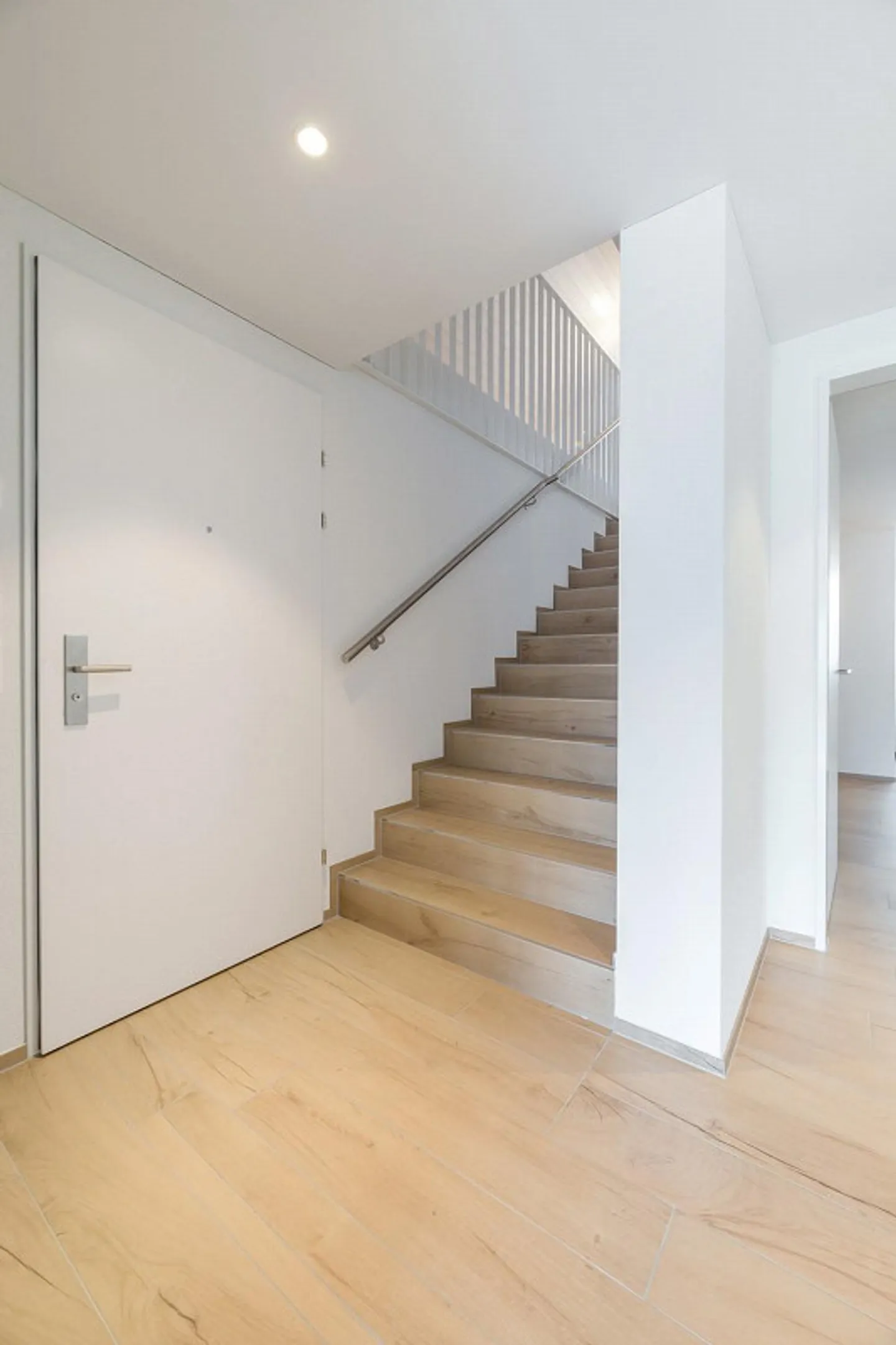 Modern Apartment - Photo 7 of 13