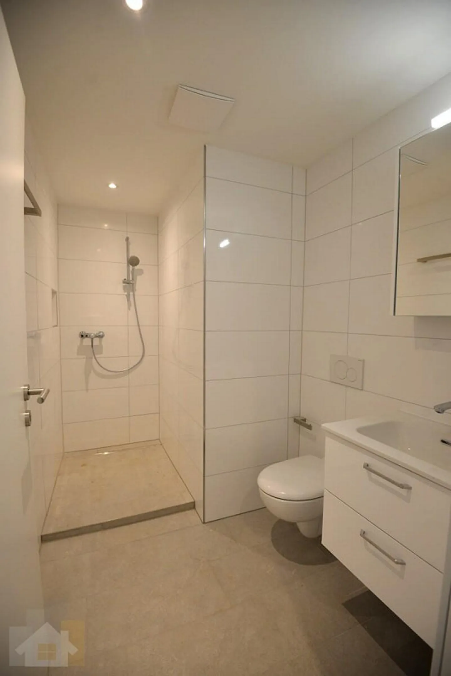 Modernes 1.5-Zimmer-Apartment am See - Foto 2 von 3