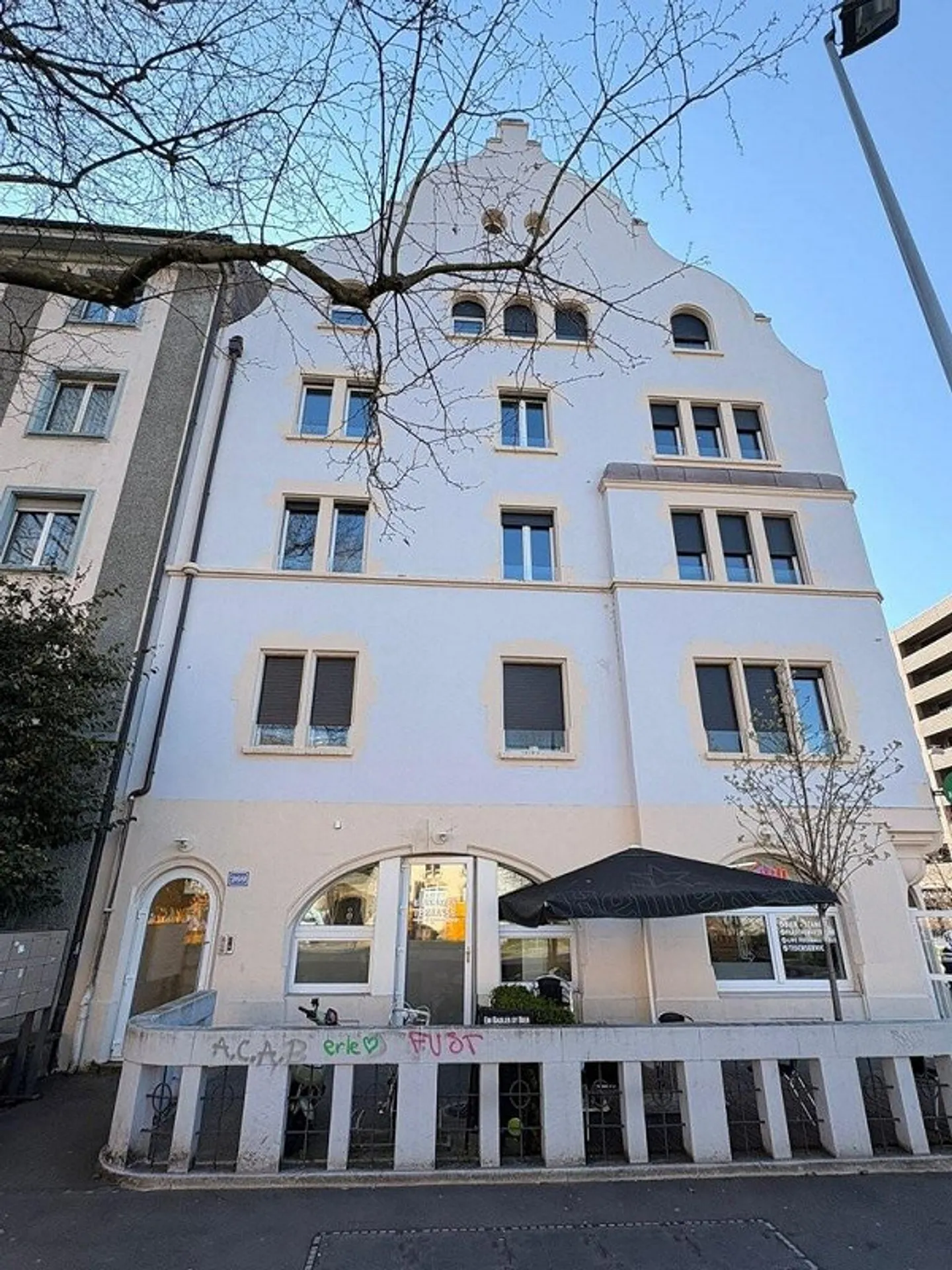 Charmante appartement 2 pièces dans un emplacement central à Bâle - Photo 1 sur 6