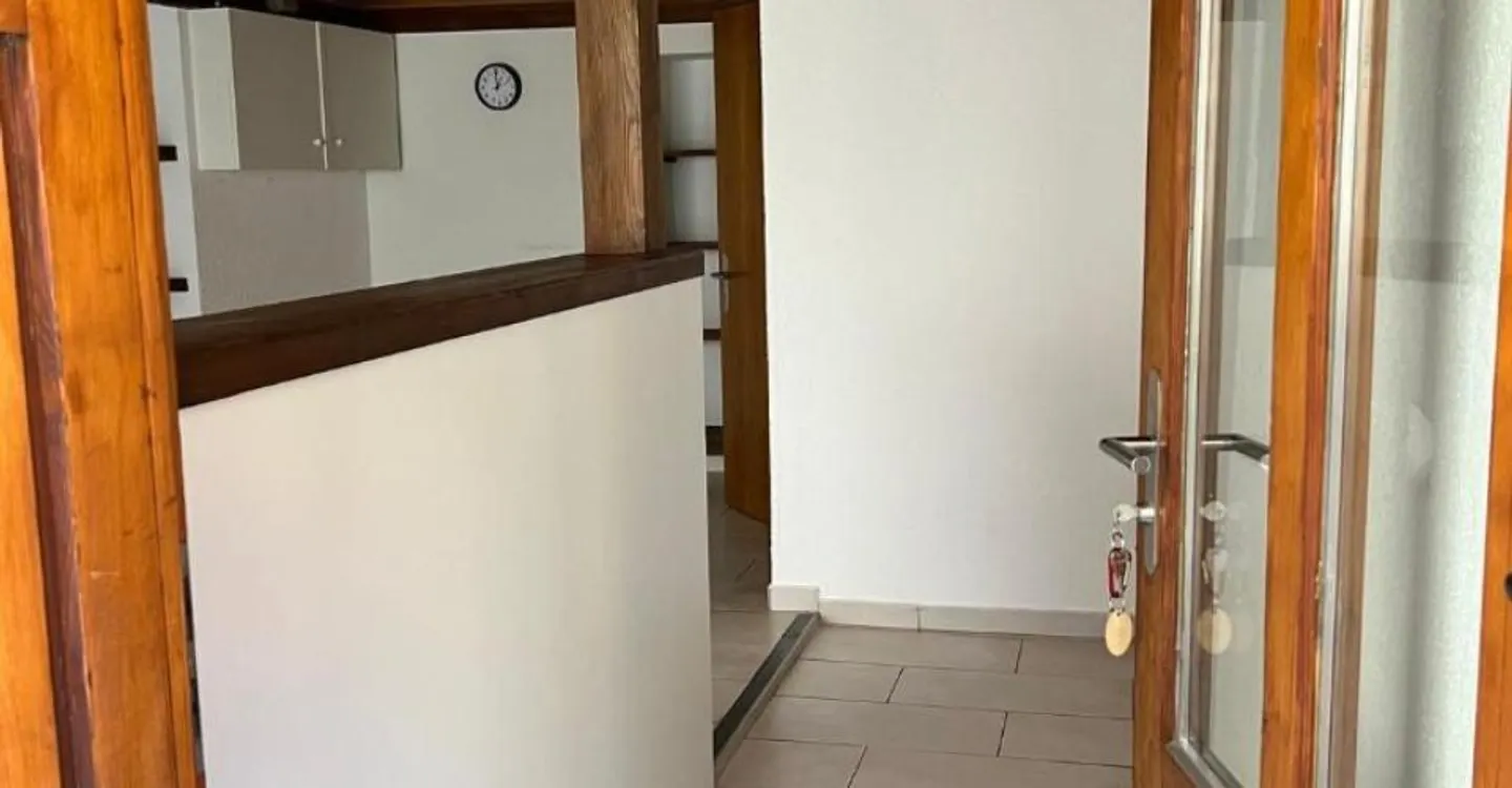 Edificio con 4 appartamenti e 1 spazio commerciale in vendita a Porrentruy - Foto 6 di 12