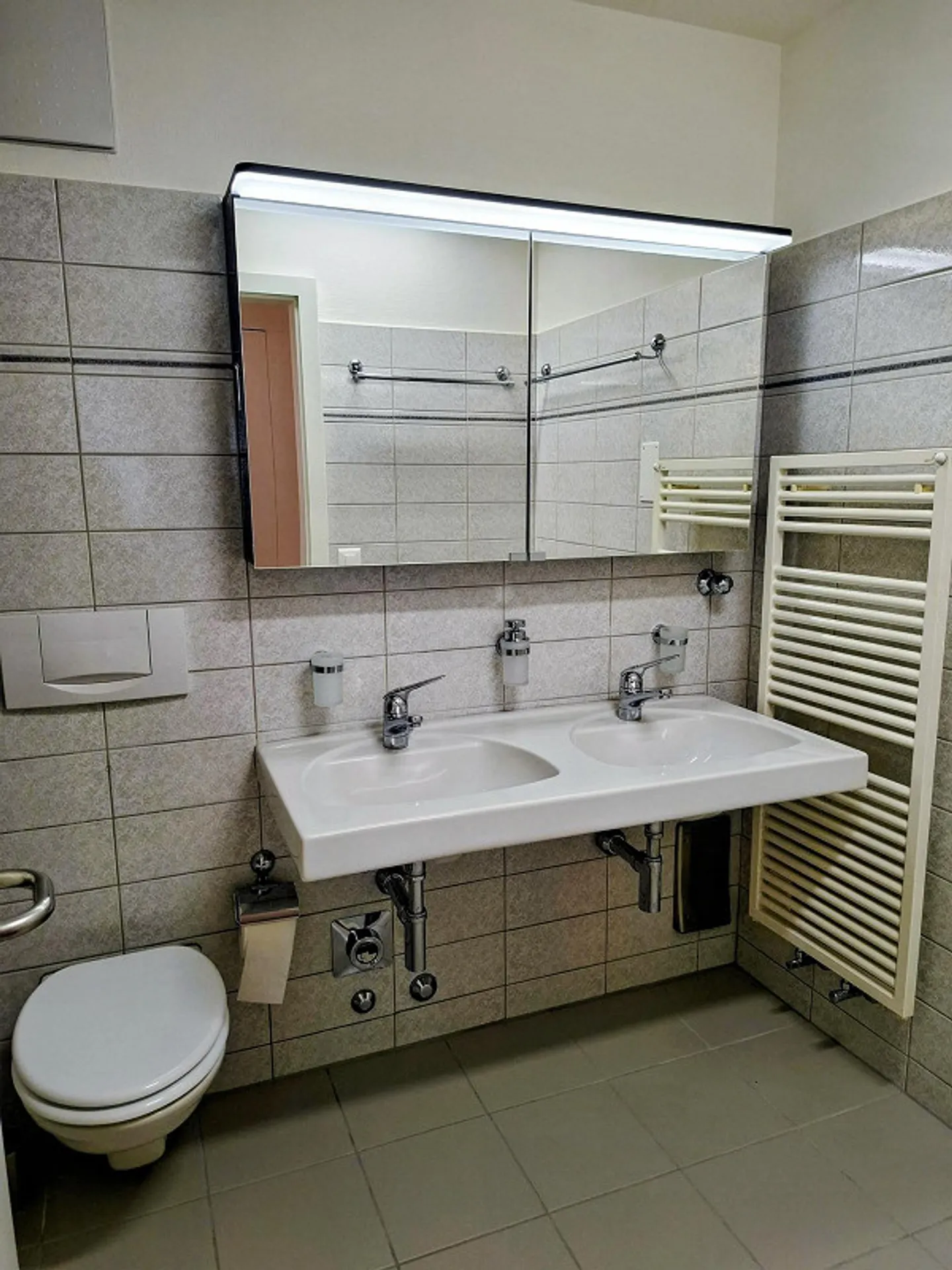 Frisch renovierte 2-Zimmer-Wohnung in der Churer Altstadt - Photo 3 sur 13