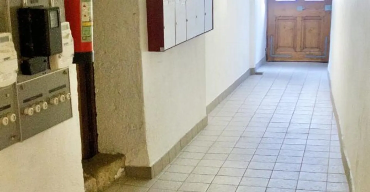 Edificio con 4 appartamenti e 1 spazio commerciale in vendita a Porrentruy - Foto 9 di 12