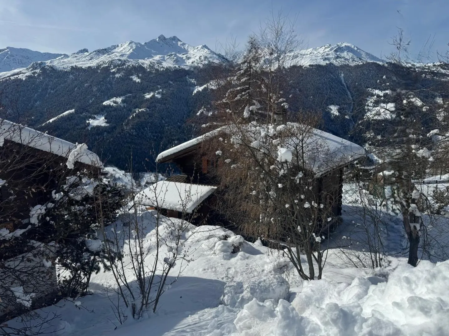 Exceptional location on one of the rare flat plots in St-Luc! Breathtaking, unobstructed views. - Photo 1 of 16