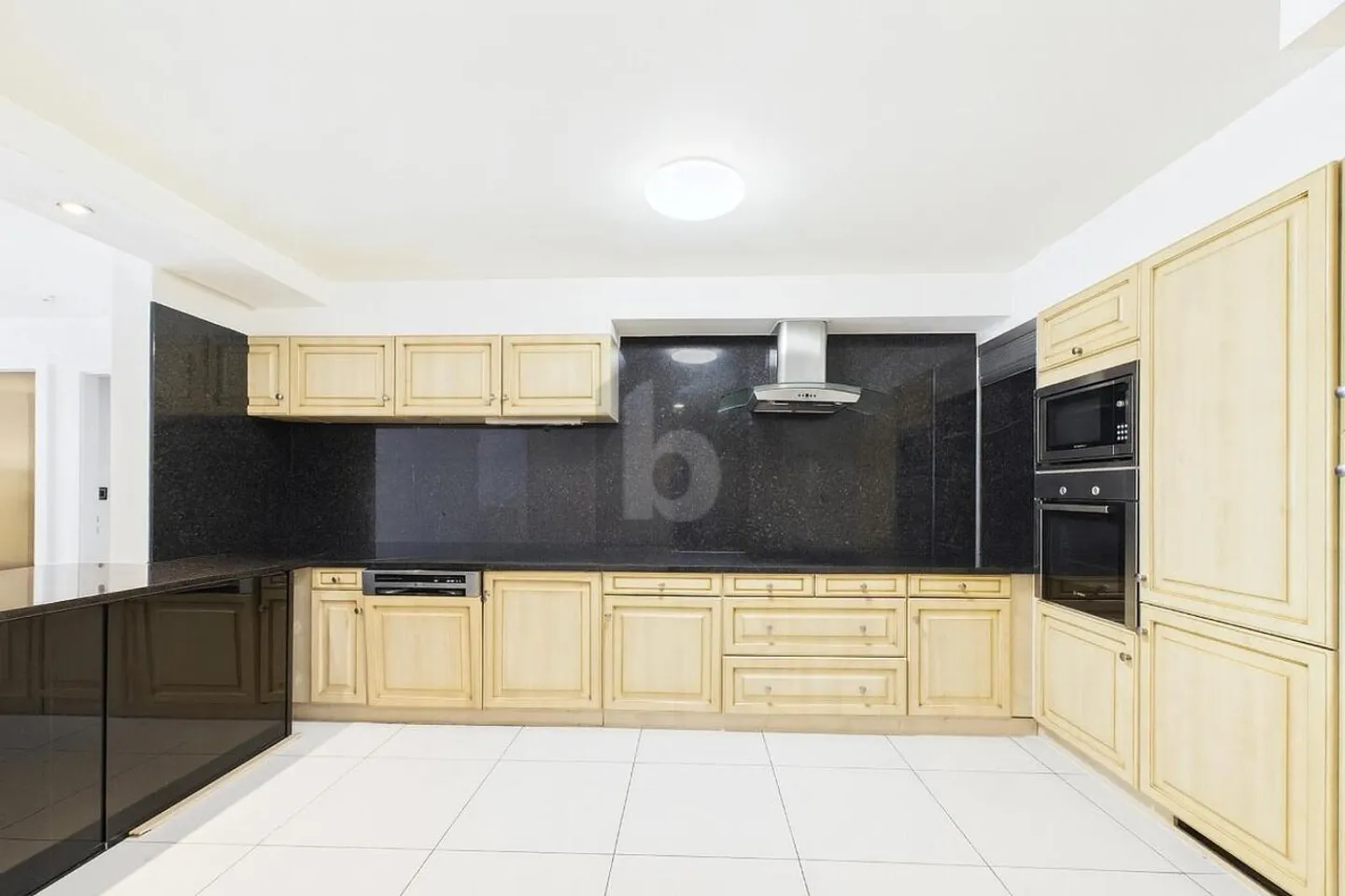 Im Herzen von Montreux mit Aussicht! - Foto 2 von 6