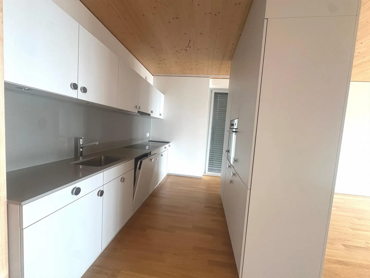 Il tuo esclusivo attico sopra i tetti di Winterthur! - Foto 2 di 11